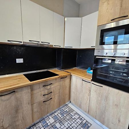 Tower Bridge Apartment 地拉那 外观 照片
